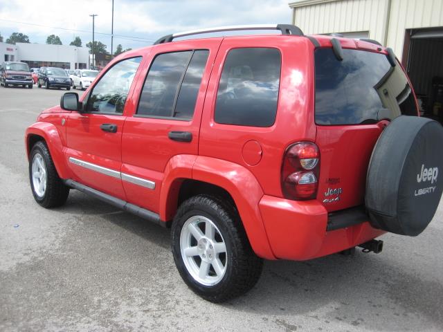 Jeep Liberty 2005 photo 2