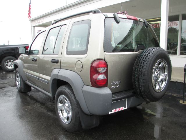 Jeep Liberty 2005 photo 3