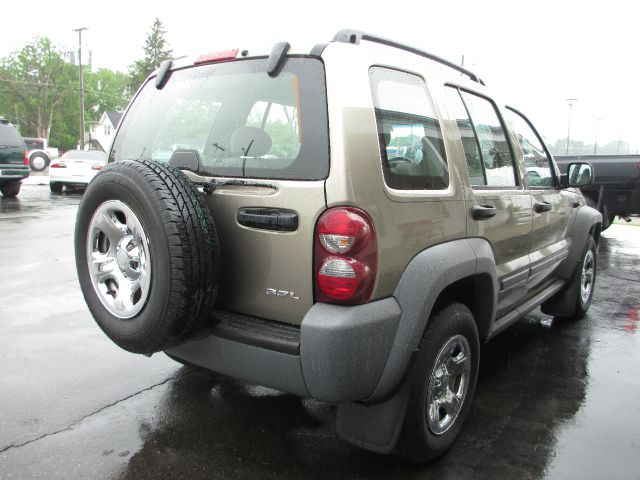 Jeep Liberty 2005 photo 6