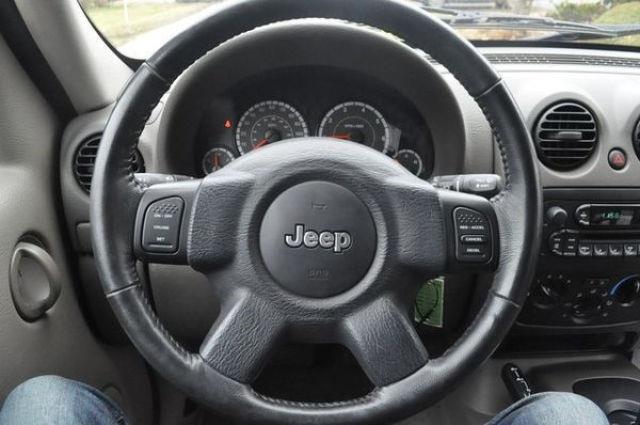 Jeep Liberty 2005 photo 1