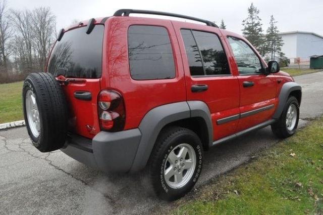 Jeep Liberty 2005 photo 2