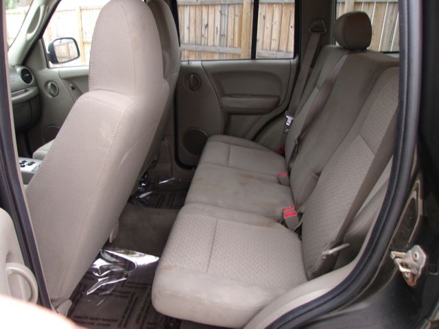 Jeep Liberty 2005 photo 3