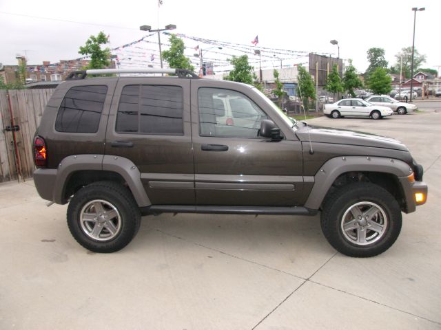 Jeep Liberty 2005 photo 6