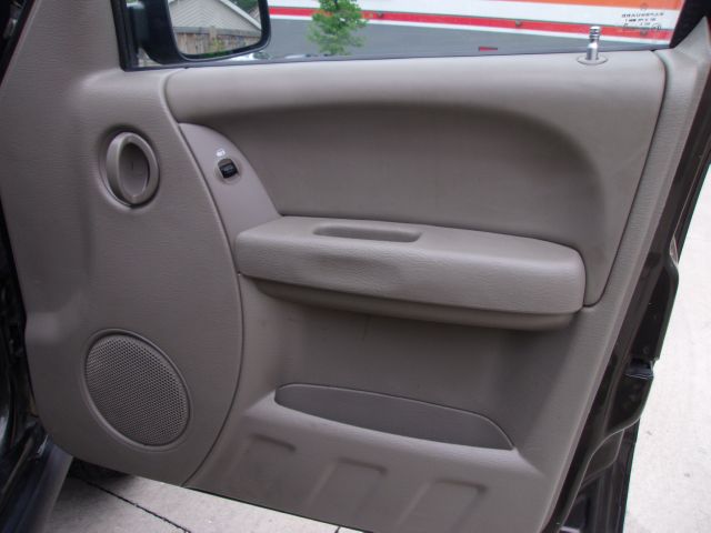 Jeep Liberty 2005 photo 8