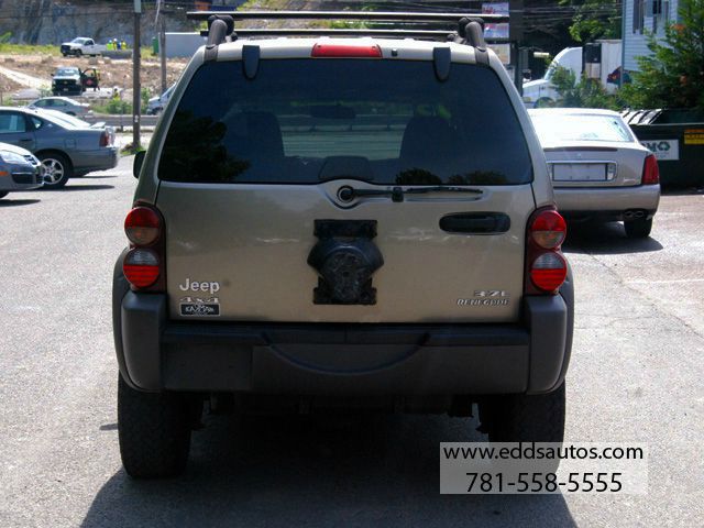 Jeep Liberty 2005 photo 11