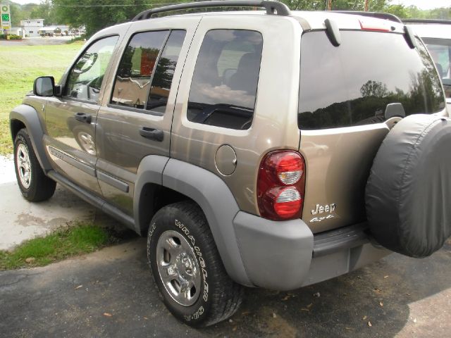 Jeep Liberty 2005 photo 14