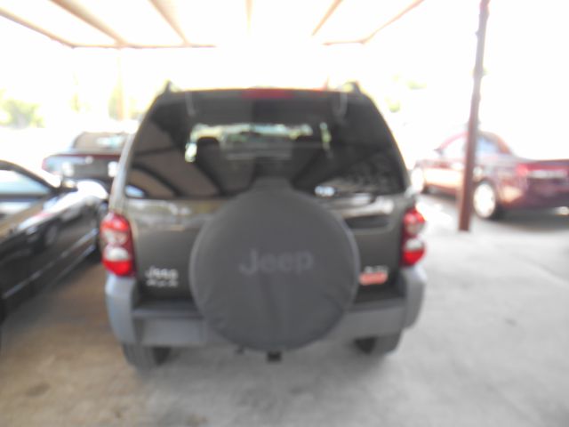 Jeep Liberty 2005 photo 1