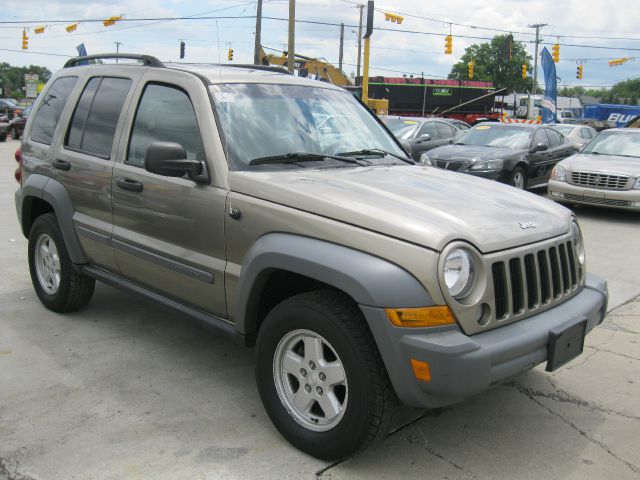 Jeep Liberty 2005 photo 1