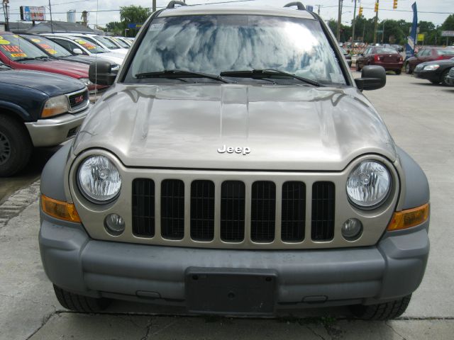 Jeep Liberty 2005 photo 3