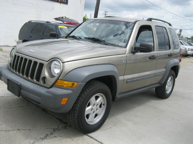 Jeep Liberty 2005 photo 4