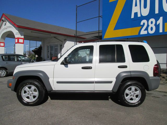 Jeep Liberty 2005 photo 2