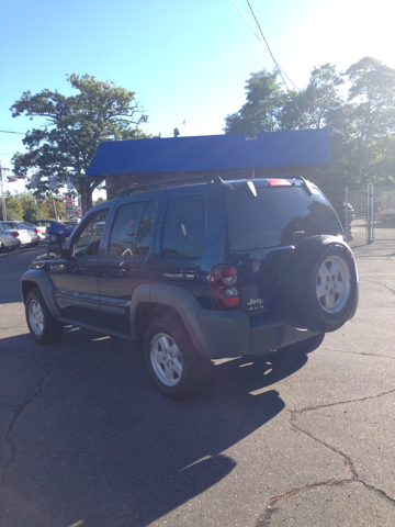 Jeep Liberty 2005 photo 1