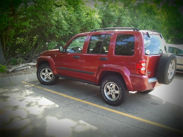 Jeep Liberty 2005 photo 3