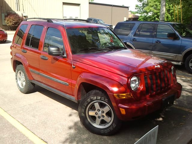 Jeep Liberty 2005 photo 4