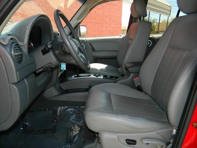 Jeep Liberty 2005 photo 8