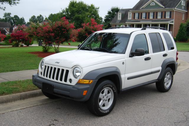 Jeep Liberty 2005 photo 1