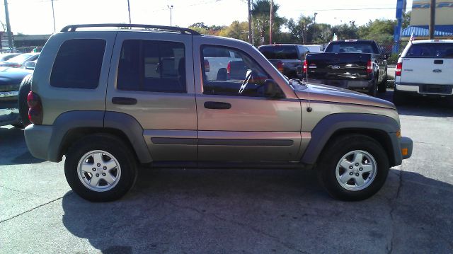 Jeep Liberty 2005 photo 3