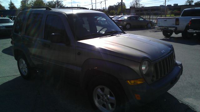 Jeep Liberty 2005 photo 4