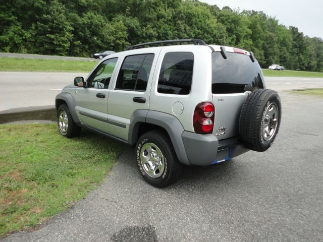 Jeep Liberty 2005 photo 1