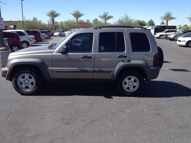 Jeep Liberty 2005 photo 4