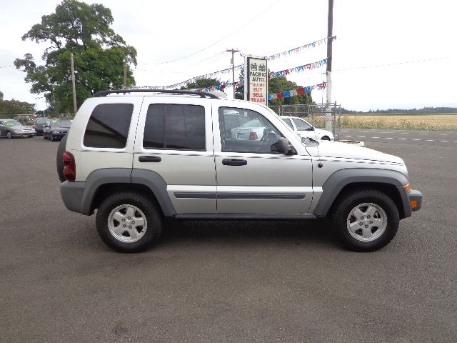 Jeep Liberty 2005 photo 1