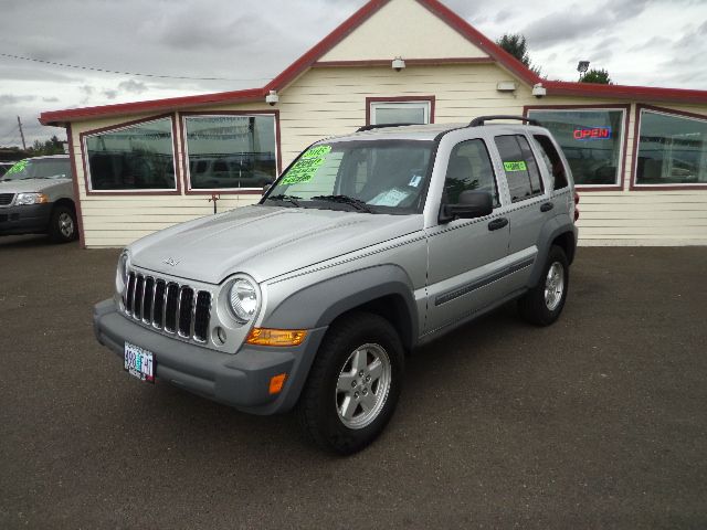 Jeep Liberty 2005 photo 4