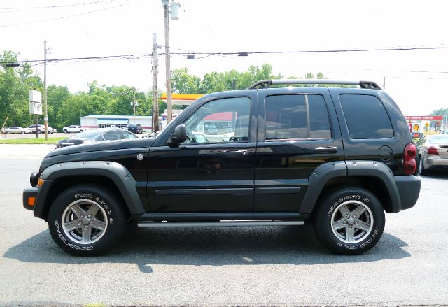 Jeep Liberty 2005 photo 3