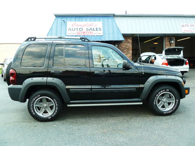 Jeep Liberty 2005 photo 4