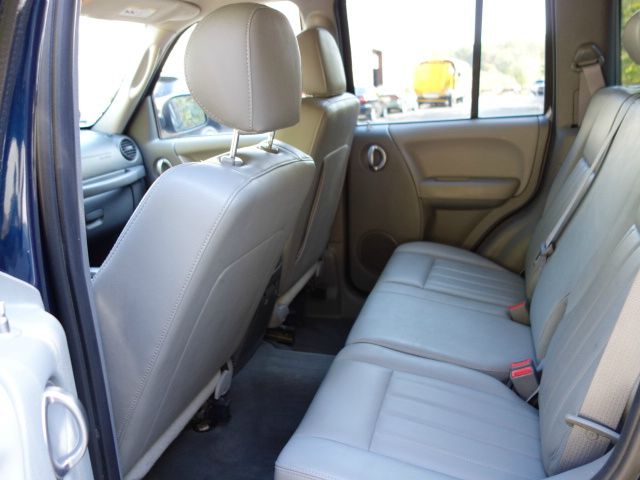 Jeep Liberty 2005 photo 3