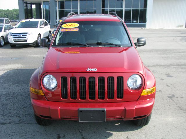 Jeep Liberty 2005 photo 3