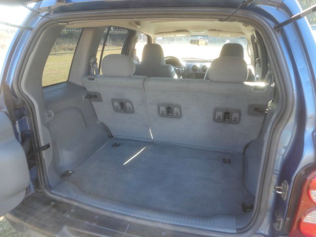 Jeep Liberty 2005 photo 2