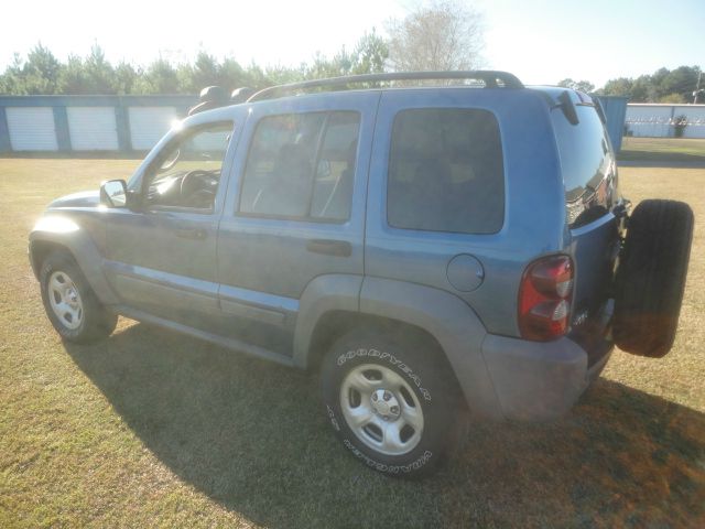 Jeep Liberty 2005 photo 3