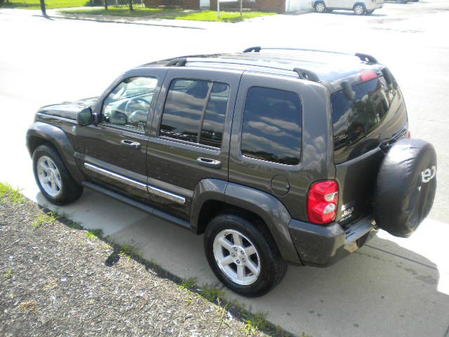 Jeep Liberty 2005 photo 1