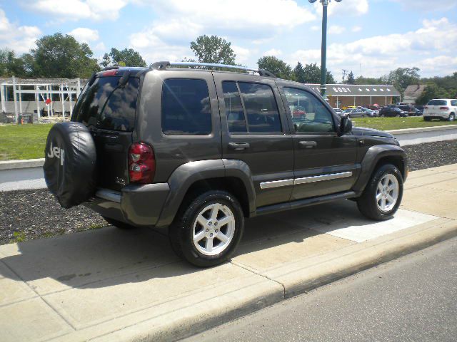 Jeep Liberty 2005 photo 4