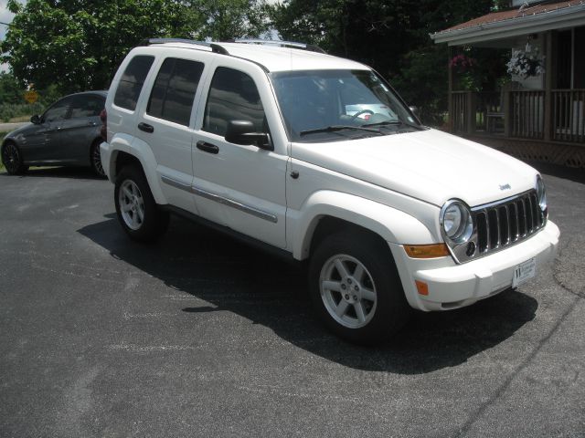 Jeep Liberty 2005 photo 1