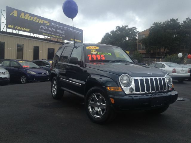 Jeep Liberty 2005 photo 3