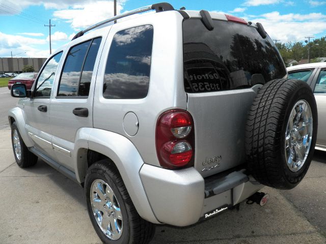 Jeep Liberty 2005 photo 3