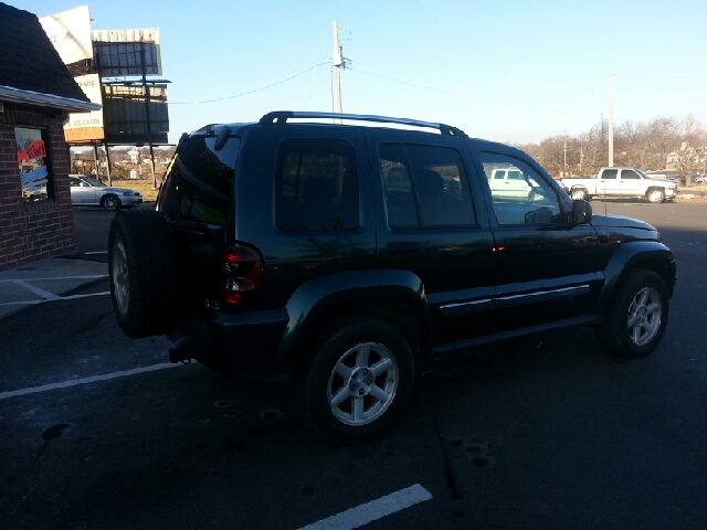 Jeep Liberty 2005 photo 1