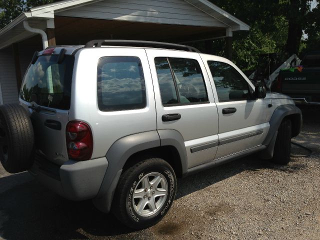 Jeep Liberty 2005 photo 3