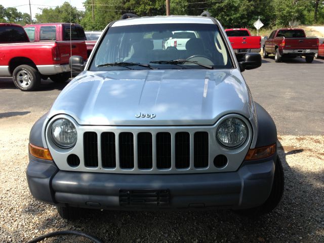 Jeep Liberty 2005 photo 4