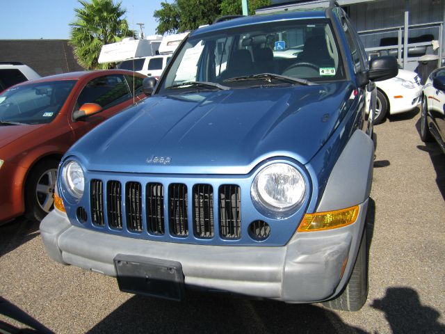 Jeep Liberty 2005 photo 2