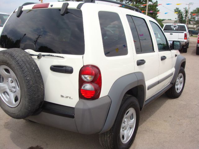 Jeep Liberty 2005 photo 1