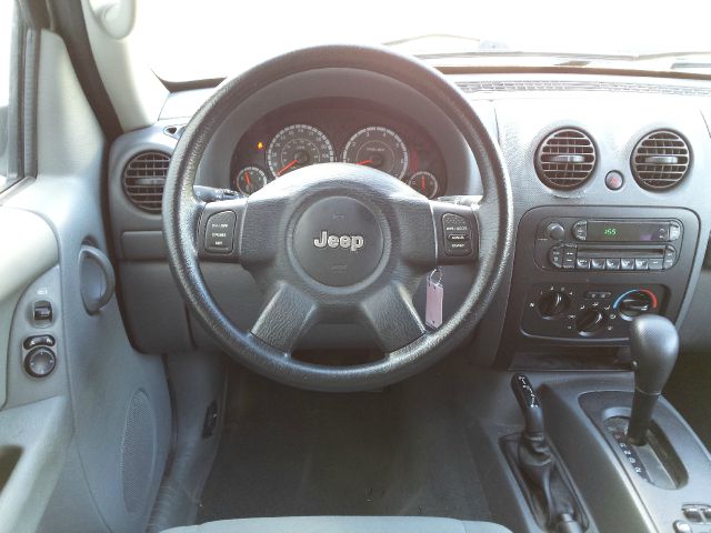 Jeep Liberty 2005 photo 3