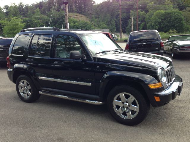 Jeep Liberty 2005 photo 20