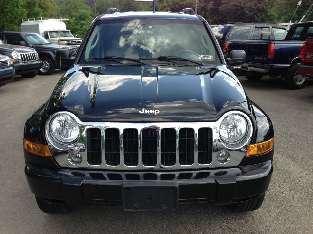 Jeep Liberty 2005 photo 6