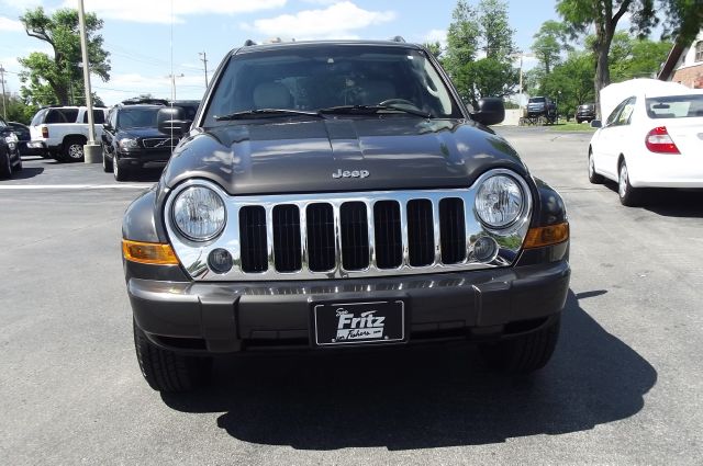 Jeep Liberty 2005 photo 7