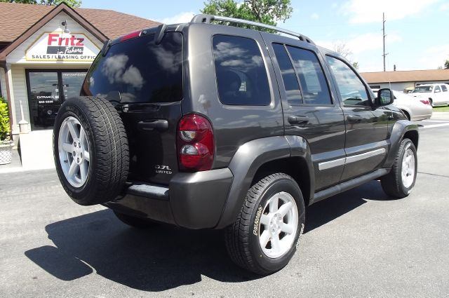 Jeep Liberty 2005 photo 8