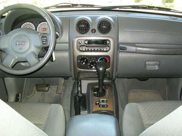 Jeep Liberty 2005 photo 1