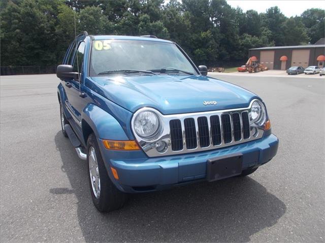 Jeep Liberty 2005 photo 3