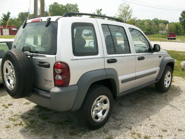 Jeep Liberty 2005 photo 3